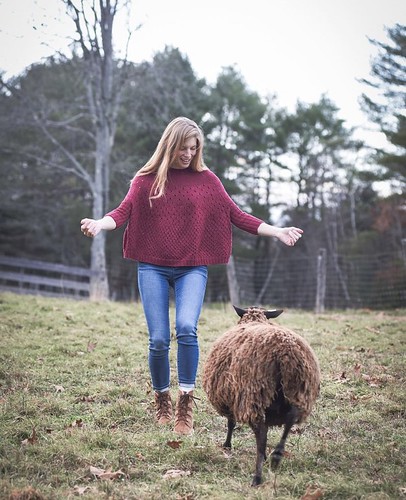 Alicia Plummer’s new Campsider is the perfect swoncho while out and about in sweater weather!