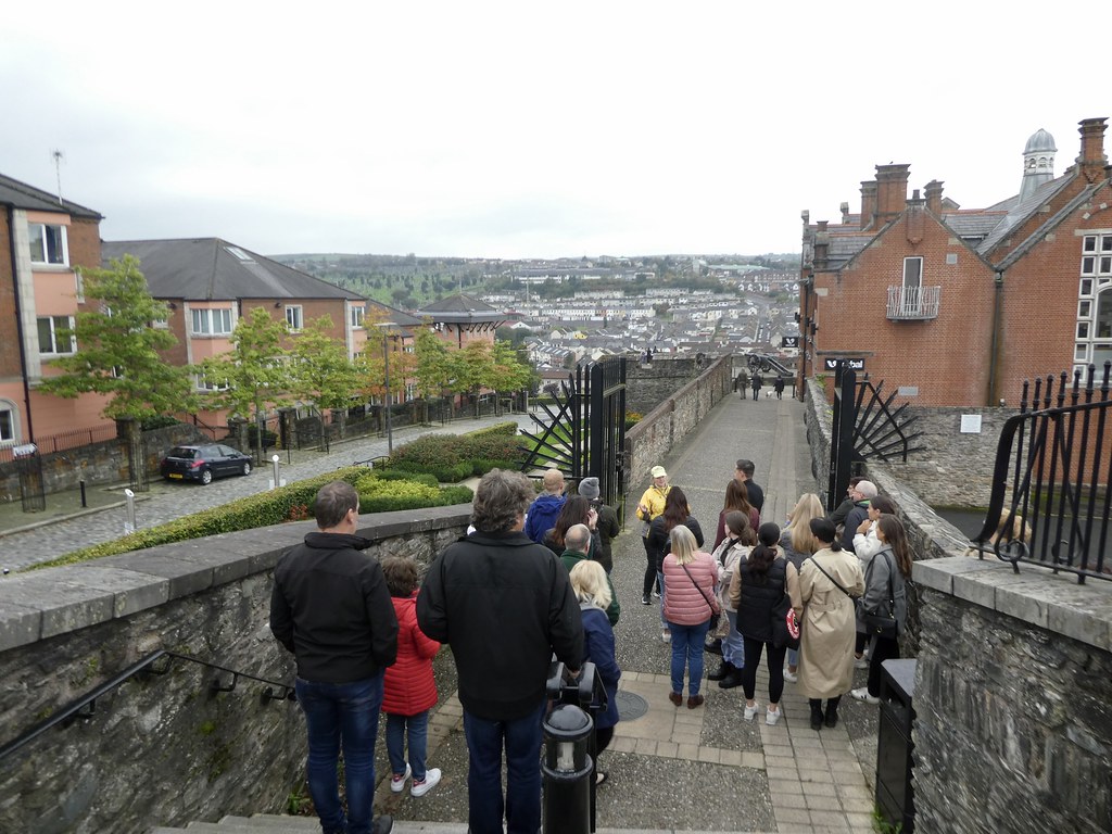 Derry City Walls Walking Tour