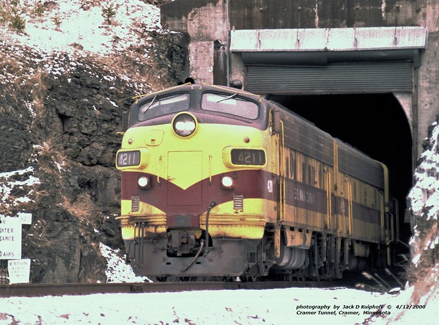 (SEE & HEAR)---LTV 4211, Cramer Tunnel, MN. 4-12-2000
