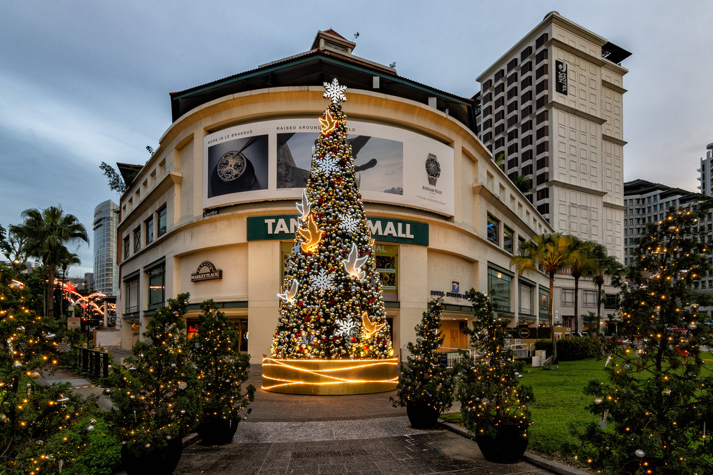 Entrance and Christmas Tree at Tanglin Mall
