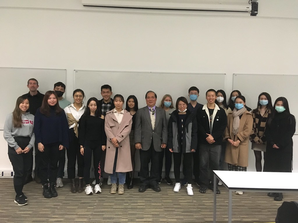 Mr Chen Feng with our students on the MA in Interpreting and Translating (Chinese) and MA in Translation with Business Interpreting (Chinese).