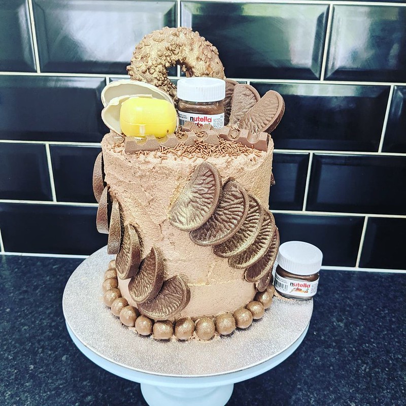 Cake by Charlies Cakes and Bakes