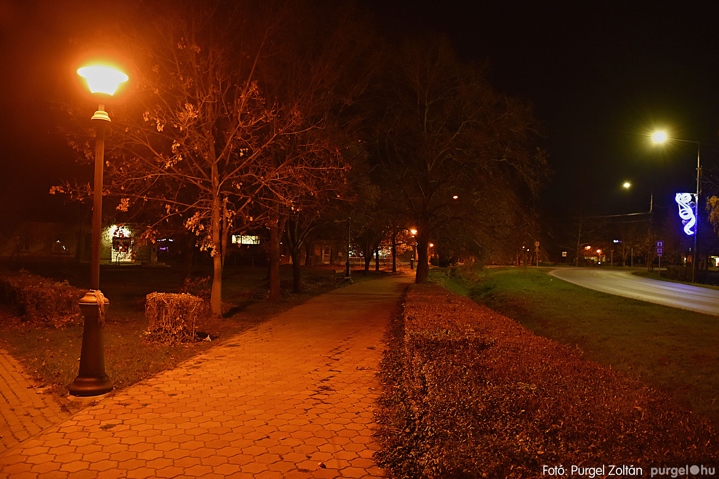 2021.11.23. 010 Szegvár esti fényekben - Fotó：PURGEL ZOLTÁN© DSC_1623q.jpg