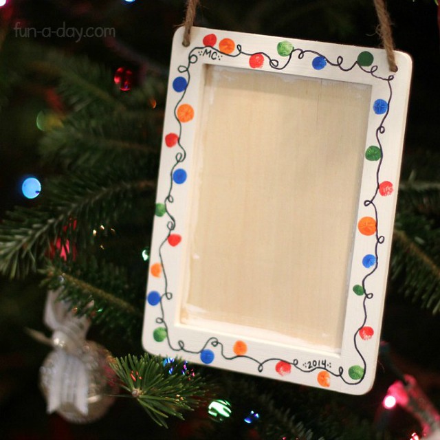 fingerprint-christmsa-lights-wreath-craft
