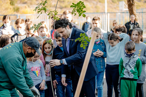 Dritan Abazović - akcija sadnje drveća povodom obilježavanja Međunarodnog dana djeteta (24.11.2021.)