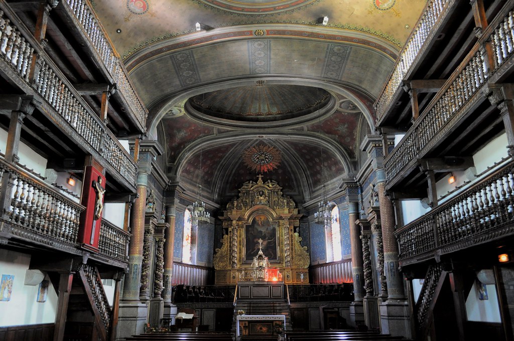 La nef et le chœur, église St Laurent (XVIIe), Cambo-les-Bains, Labourd, Pays basque, Pyrénées Atlantiques, Nouvelle-Aquitaine, France.