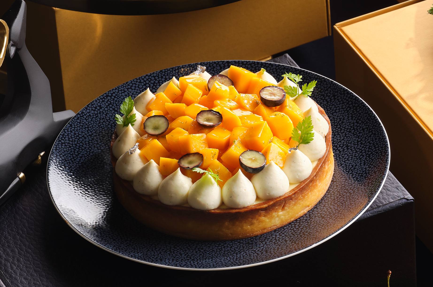 Mango Tart with Yuzu Curd and Almond Sablé (1kg)