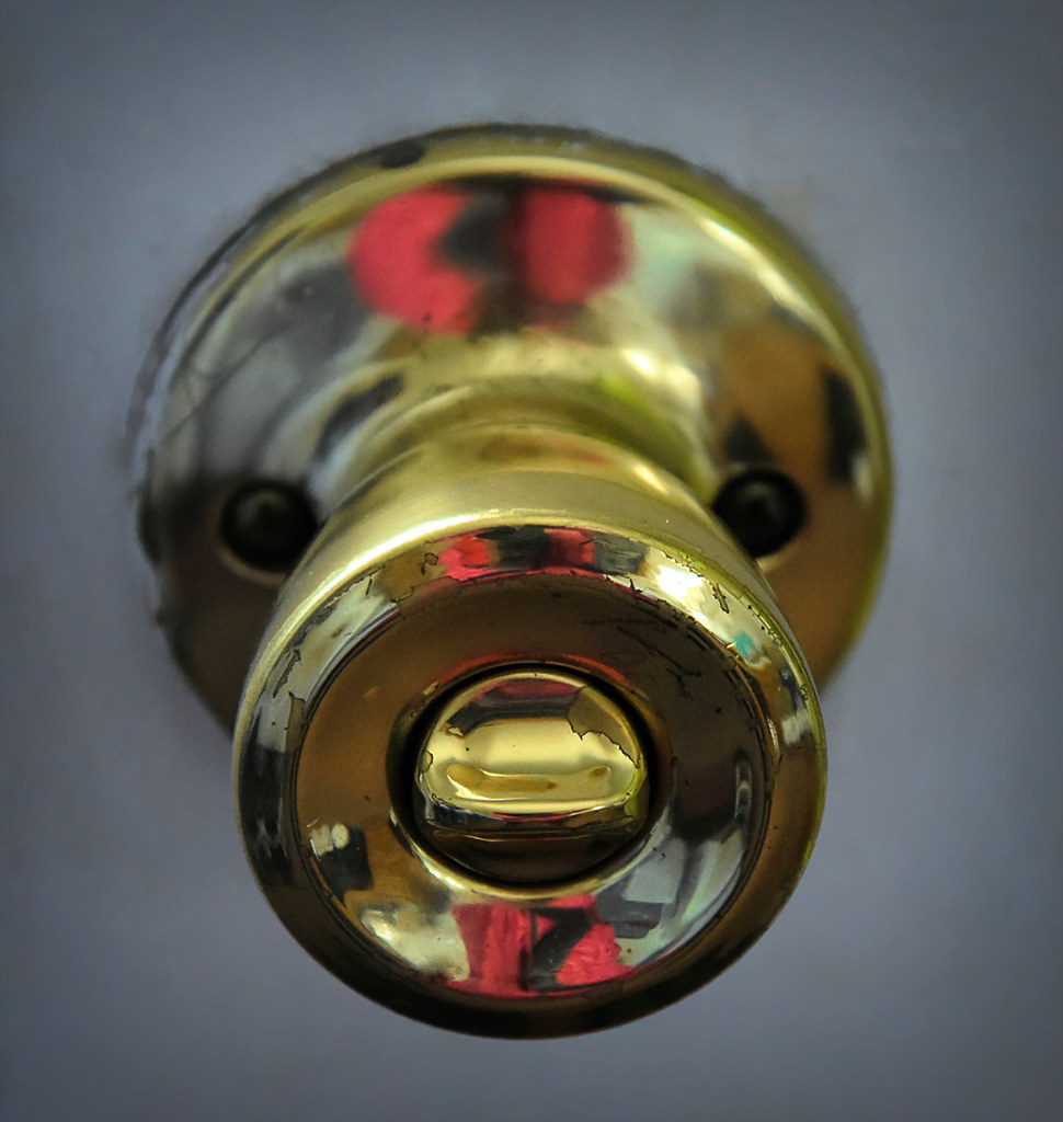 Door Knob Platypus - ODC-Pareidolia This reminds me of a Duc… - Flickr