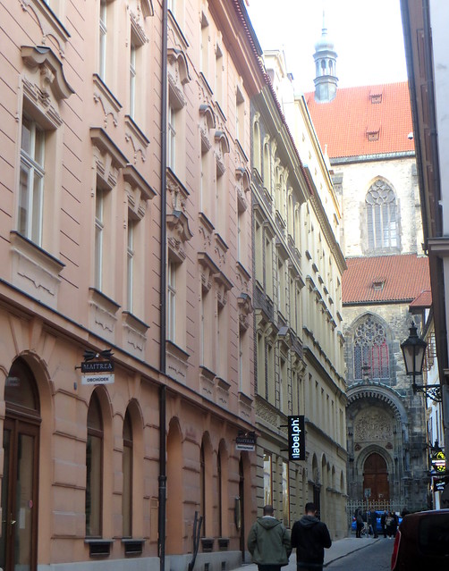 Au fil des rues, Týnská ulička et Notre-Dame du Týn, Stare Mesto, Prague, République tchèque.
