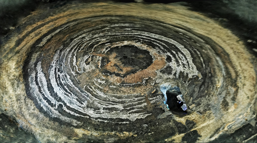 cúpula interior reproducción de la cueva C6 Almogarén o Santuario de Risco Caído interior centro de interpretacion Isla de Gran Canaria 01