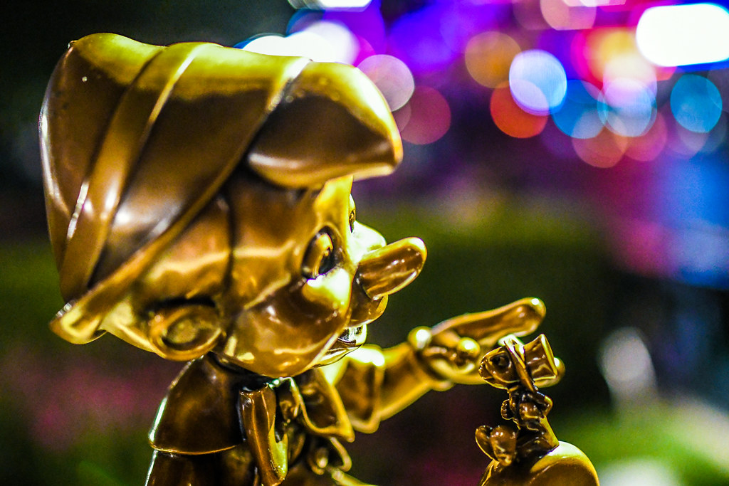 Jiminy Crickett statue DL