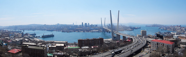 Панорама портового города.