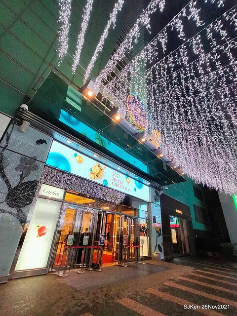 遠東Sogo百貨台北復興館聖誕燈飾，Christmas decoration of Far Eastern SOGO  department store, Taipei, Taiwan, SJKen,  Nov 26, 2021.