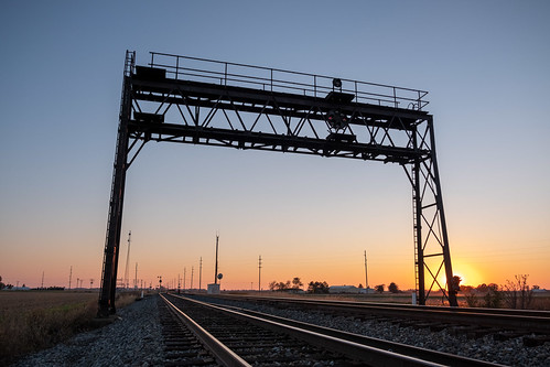 South Deshler Siding signals at Sunset by JAlexLang, csxt deshler oh usa csxttoledosub railfan trains railroad signals cpl
