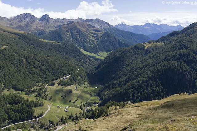 Kumpuileva maisema Timmelsjochin alppitien varrella Italian puolella