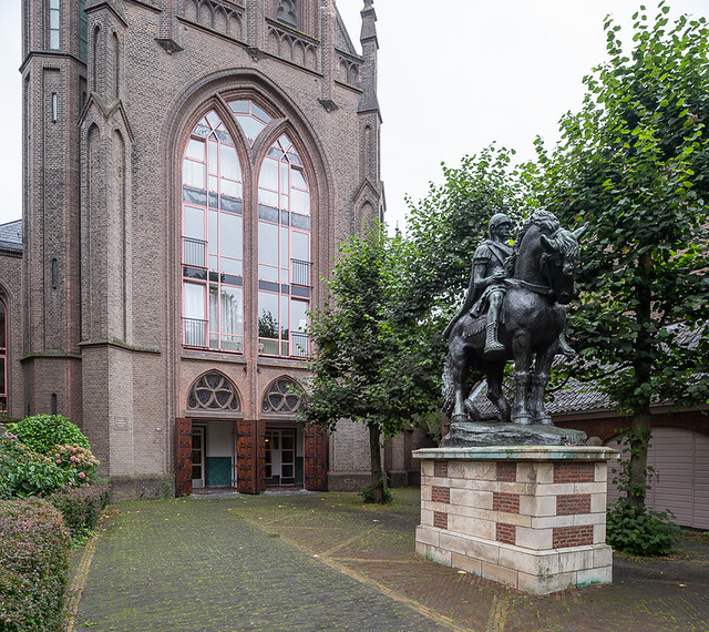 voormalige Sint Martinuskerk en ruiterstandbeeld van Sint Martinus (Albert Termote), Utrecht