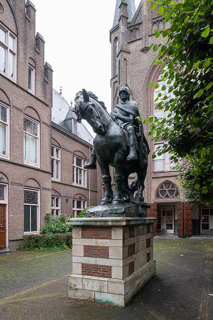 voormalige Sint Martinuskerk en ruiterstandbeeld van Sint Martinus (Albert Termote), Utrecht