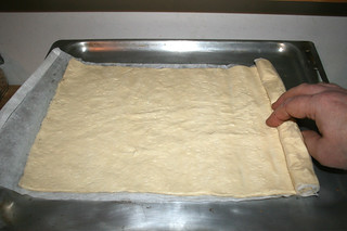 04 - Roll out pizza dough / Pizzateig ausrollen