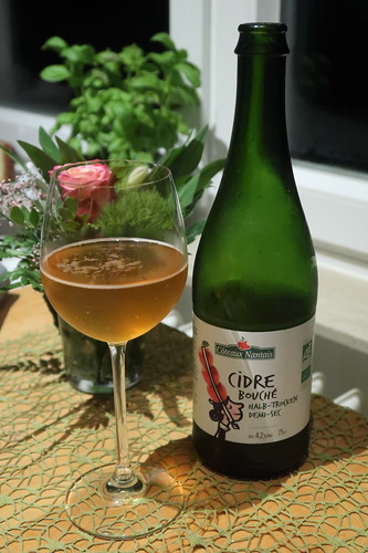 Cidre Demi-Sec bouché (= bretonischer Apfelperlwein aus dem Bioladen)