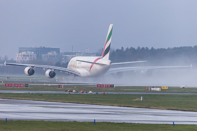 Hamburg Airport: Emirates (EK / UAE) |  Airbus A380-861 A388 | A6-EEJ | MSN 127