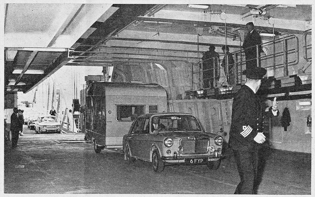 Postcard MG 1100 Vanden Plas + Caravane Sprite Collection La Prévention Routière Avril 1965a