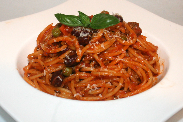 30 - Spaghetti with mincemeat tomato sauce - CloseUp / Spaghetti mit Hackfleisch-Tomatensauce - CloseUp