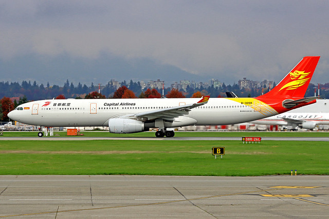 Capital Airlines Airbus A330-343 B-305R YVR 18-10-21