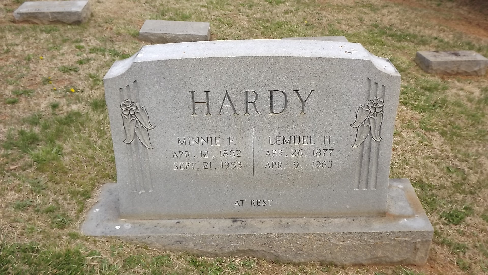 Minnie Frederick Hardy and Lemuel H. Hardy Grave Marker