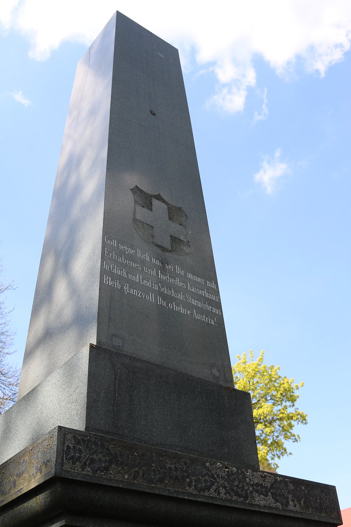 pomník obětem válek ve Výsluní
