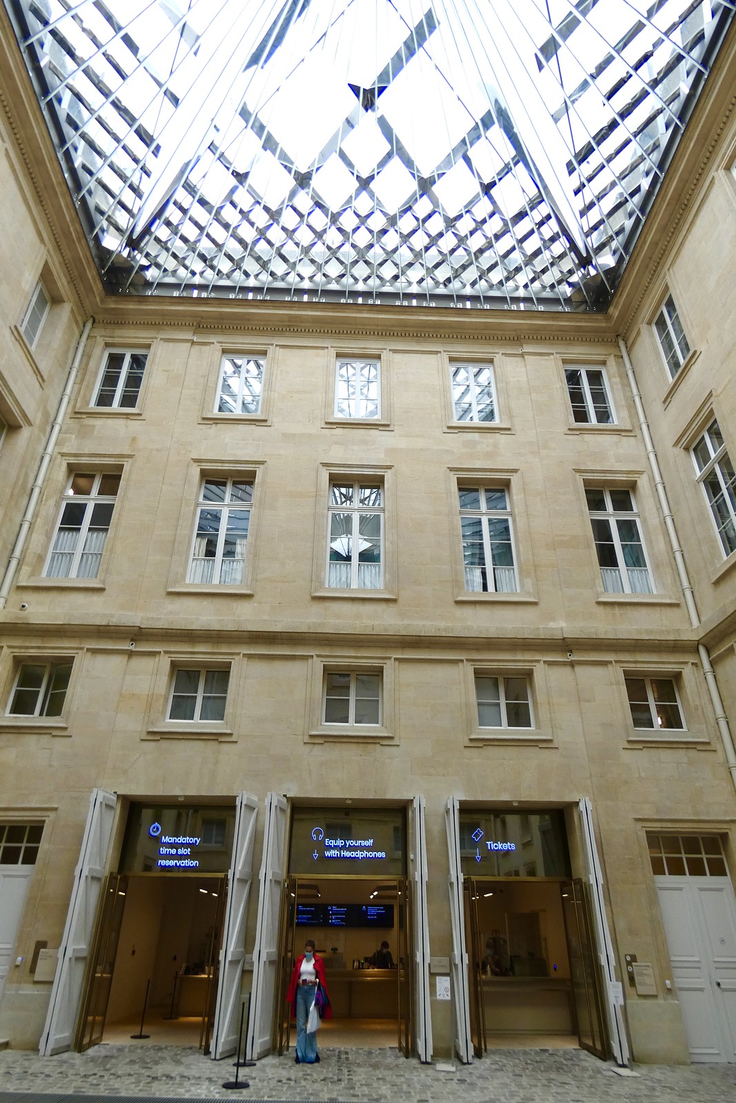 Nous visitons l'Hôtel de la Marine, Paris