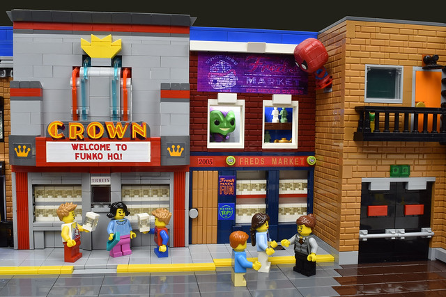 Funko HQ Store Marvel LEGO