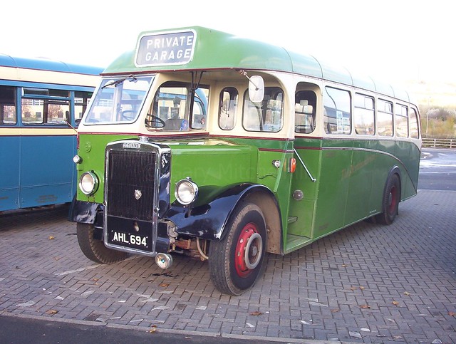 Preserved Bus - AHL694 - Preserved-Buses20040424