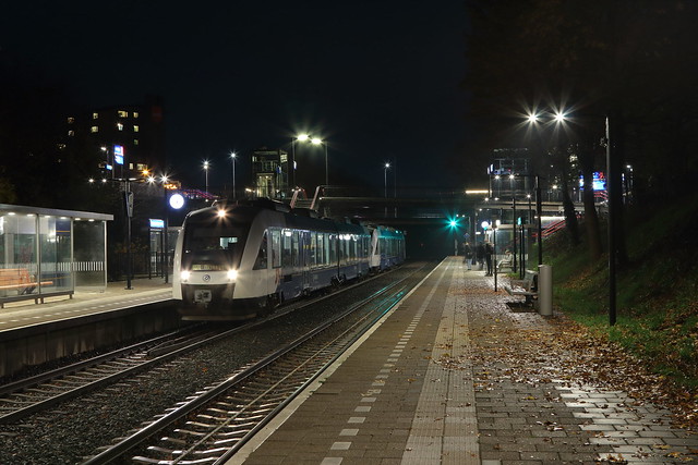 Arriva Lint 41 treinstellen 32 + 28 als trein 32358 te Nijmegen Heyendaal