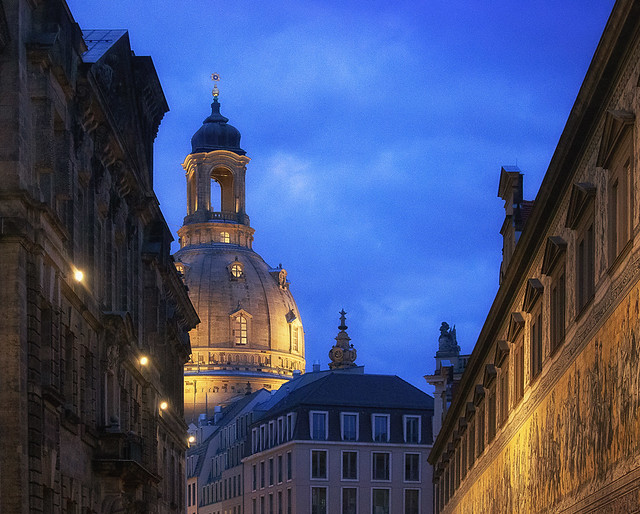 blaue-Stunde-in-Dresden.