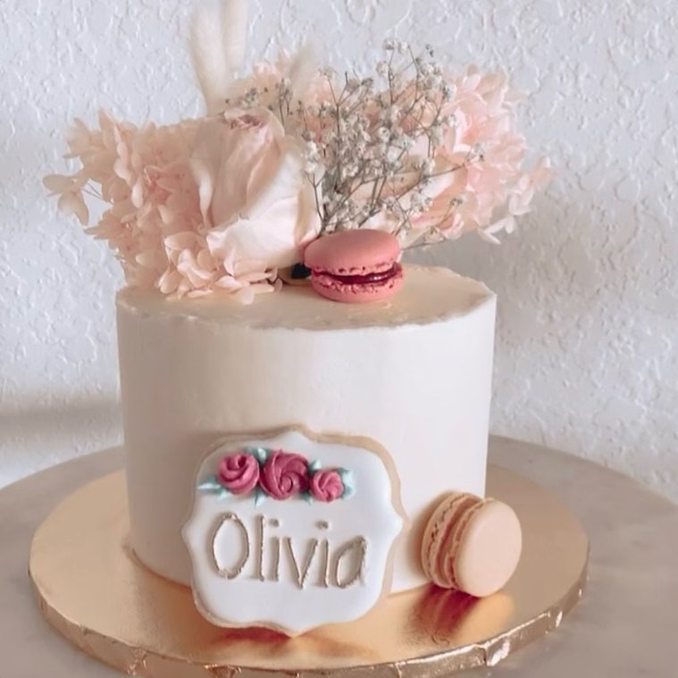 Cake by We Love sweetsyt
