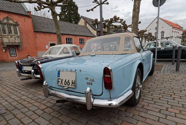 Triumph TR4A wedgwood blue _IMG_0506_DxO