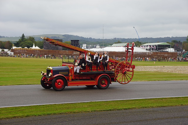Dennis Fire Engine 1929, 75th Anniversary of the Victory Parade, Goodwood Revival Meeting (7)