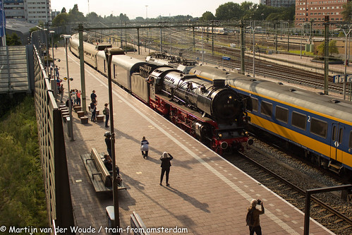 20210918_NL_Rotterdam Centraal_SSN 01 1075 with "Tijd voor actie, tijd voor soomtractie" train