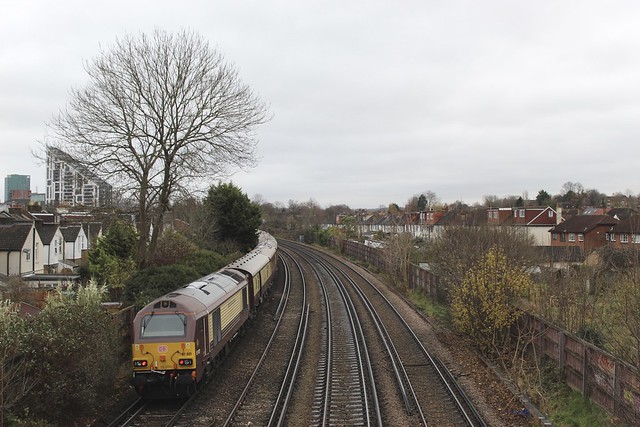 67024 (leading) and 67021, Shortlands