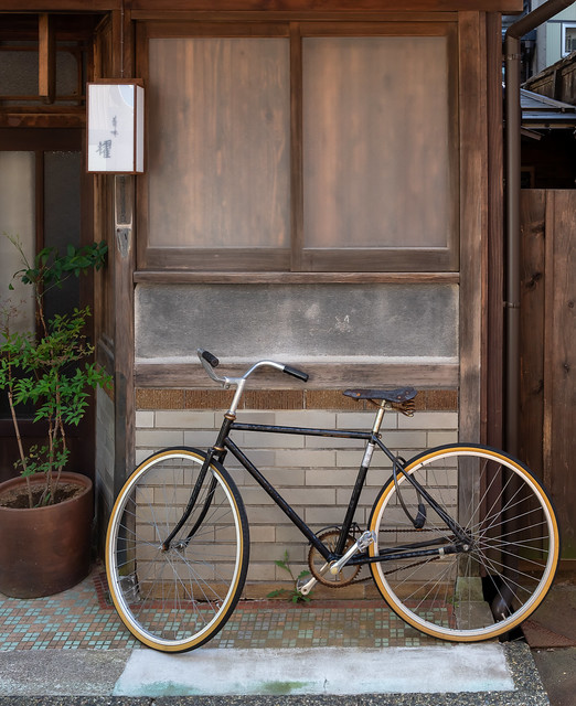 Bicycle in the Higashi Chayagai, Kanazawa