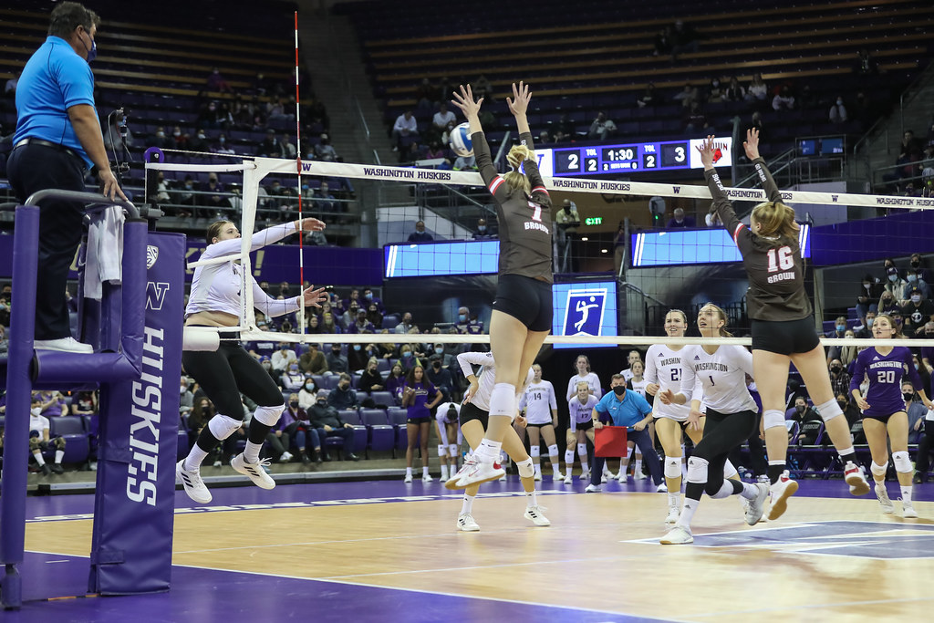 UW vs. Brown - FT4I6935 | Pacific Northwest Volleyball Photography | Flickr