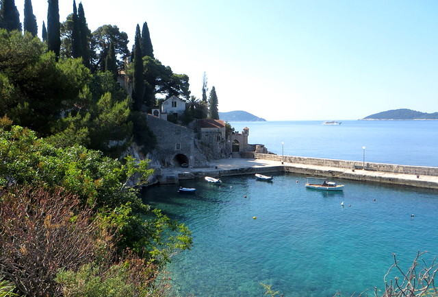 Le petit port et l'arboretum de Trsteno, Dubrovnik, comitat de Dubrovnik-Neretva, Dalmatie, Croatie.