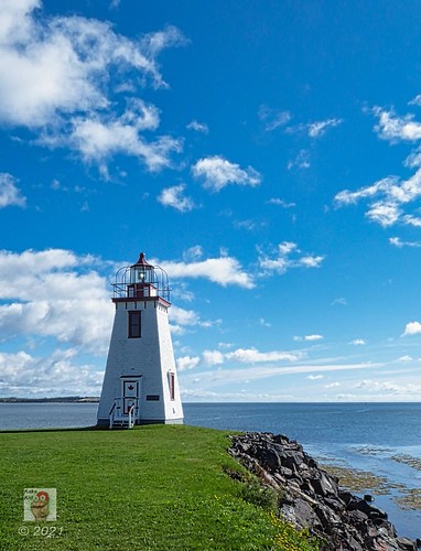 Another view of The Inch Arran Point Front Range Lighthouse - Une autre vue du Phare d'alignement antérieur d'Inch Arran Point by Kako Kid, <a href="http://www.pc.gc.ca/apps/dfhd/page_hl_eng.aspx?id=15293" rel="noreferrer nofollow">www.pc.g