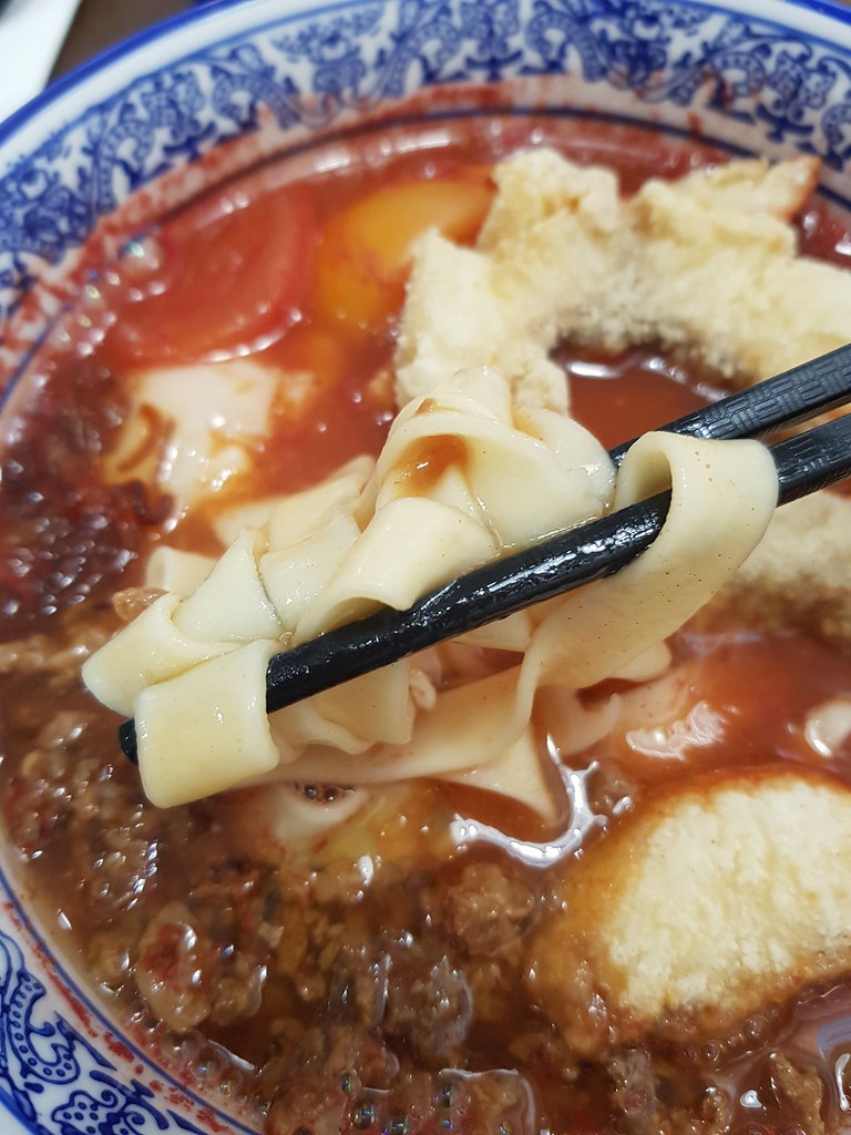 香煎魚片板麵(番茄湯)配羅漢果 Fish Fillet Tomato Soup Pan Mee w/LoHonGuo rm$18.40 @ 豐盛海鲜板麵 Superbowl Kitchen USJ10