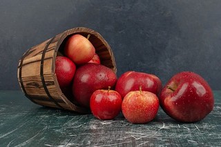 Jablka | by Nadácia šťastné srdcia