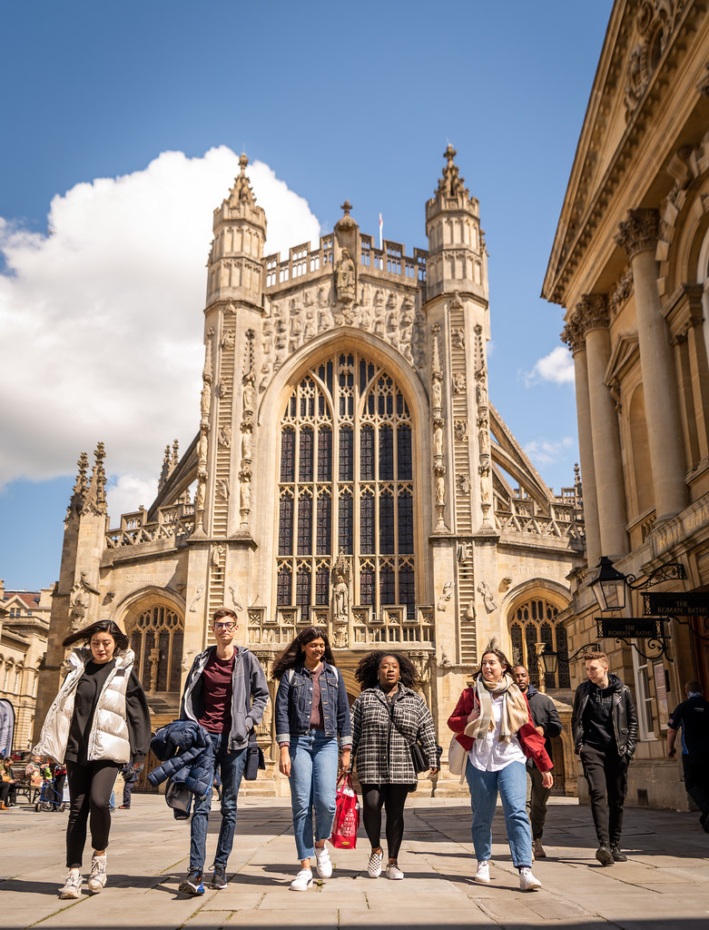 A group of Bath students in front of Bath Abbey.