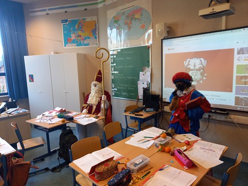 Sinterklaas en roetpiet op onze school! 2021