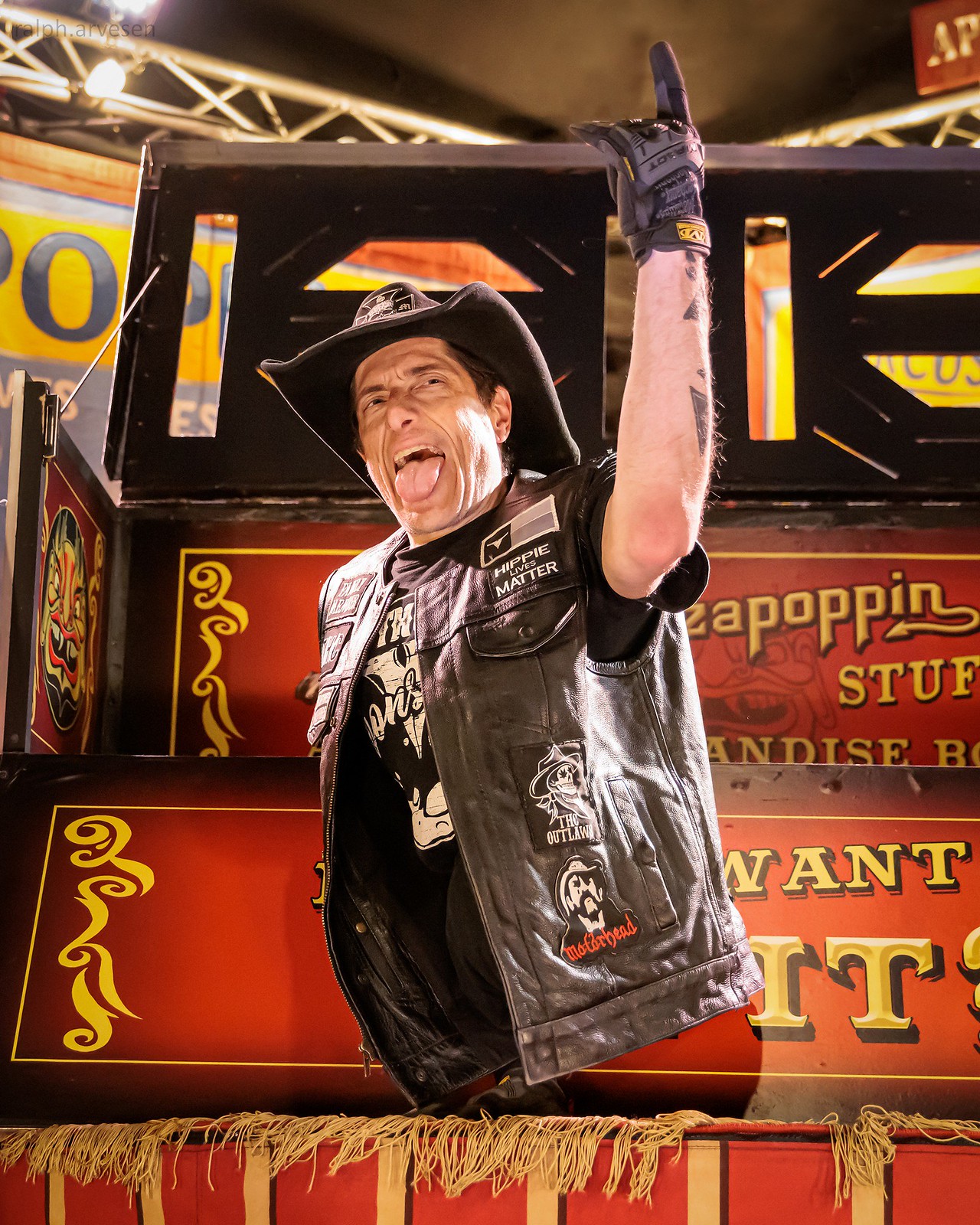 Hellzapoppin Circus Sideshow Review | Texas Review | Ralph Arvesen
