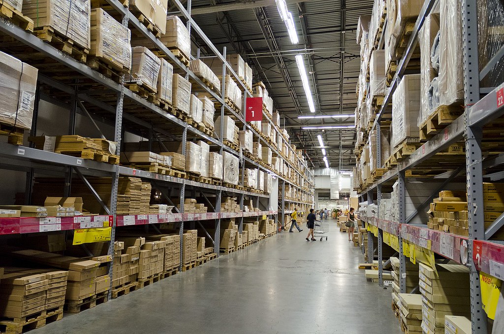 如何減少產品原料對地球資源的消耗成為IKEA首要難題，台灣IKEA會將「購回」產品翻新，重新在循環專區上架販售，創造第二次產品生命。圖片來源：Evan-Amos／維基百科（CC BY-SA 4.0）