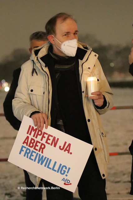 09.12.2021 Berlin: AfD-Kundgebung gegen eine Corona-Impfpflicht am Bundestag